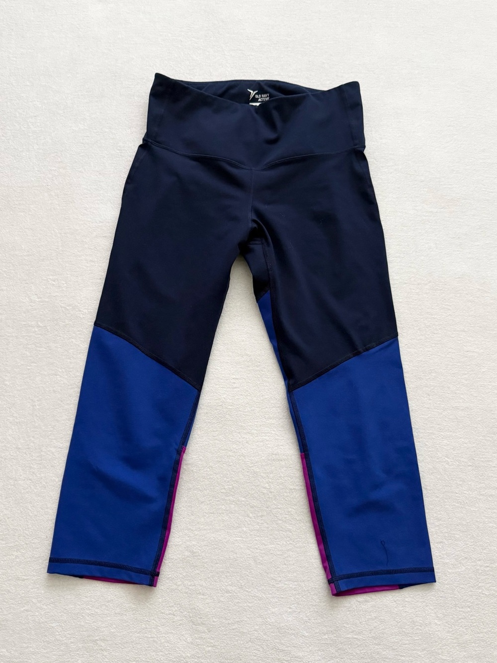 Old Navy Active Go-Dry Compression Crop Leggings Size L Athleisure Activewear